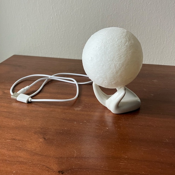 3D Moon Lamp: Touch-dimmable LED night light - Picture 6 of 6